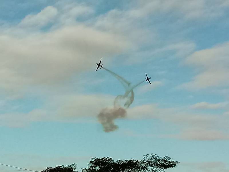 Apresentação da Esquadrilha da Fumaça em Umirim - CE