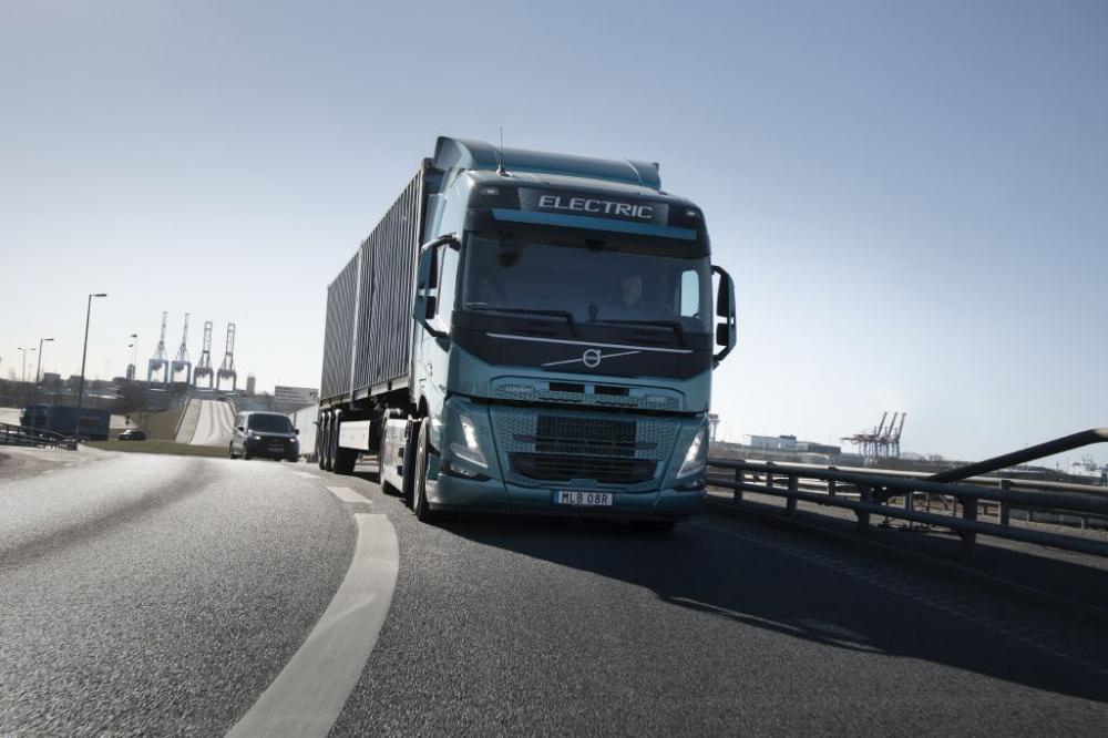 Volvo CE inicia testes com protótipo de caminhão articulado a hidrogênio