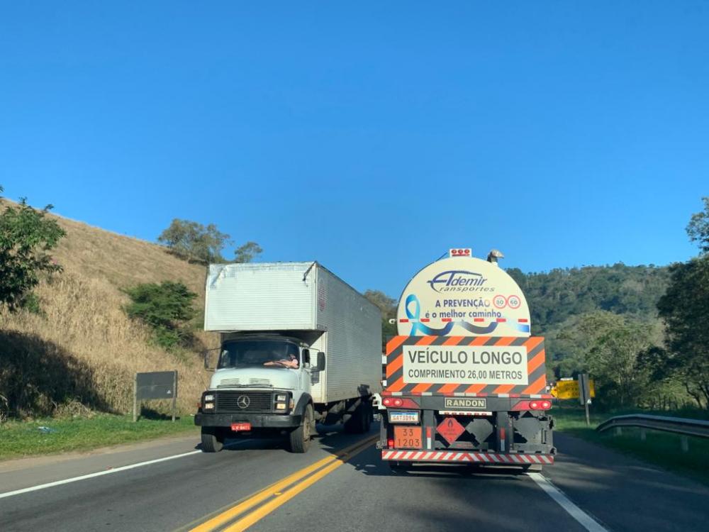 A Rodojunior Transportes e - Caminhões e Carretas